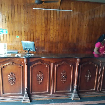 Hotel Boban Plaza Thiruvananthapuram Екстер'єр фото