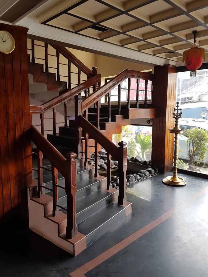 Hotel Boban Plaza Thiruvananthapuram Екстер'єр фото