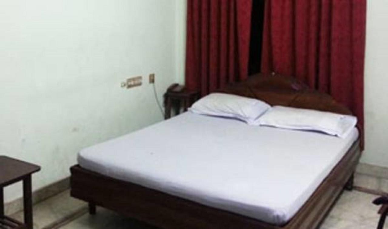 Hotel Boban Plaza Thiruvananthapuram Екстер'єр фото